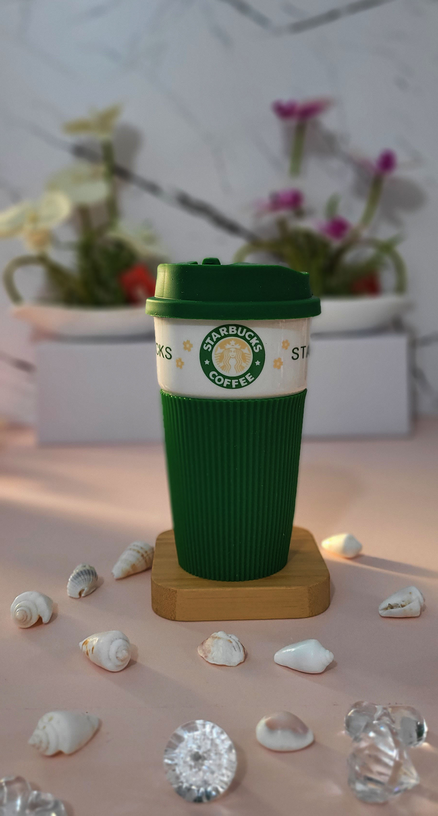 ماگ طرح استارباکس با درب محکم و روکش سیلیکونی