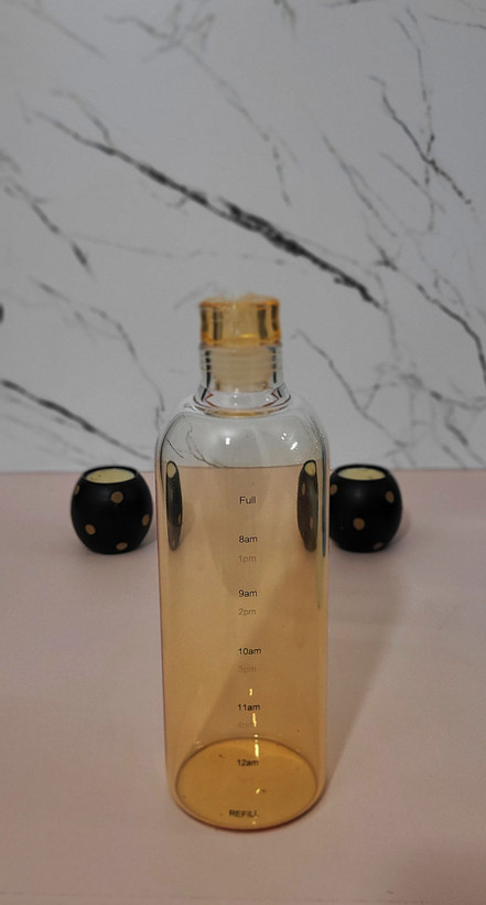 بطری آب پیرکس رنگی سوپرشفاف ۷۵۰ میلیلیتر — مدل مدرج زمانی (Time Marker) وارداتی