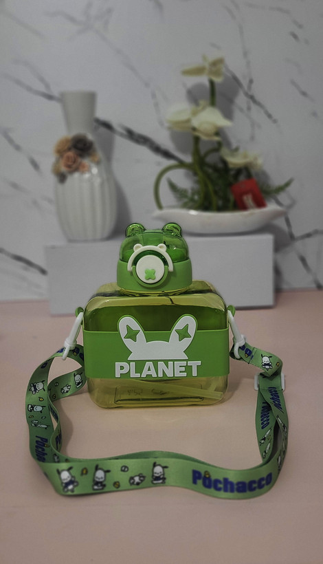 بطری آب مربع PLANET با بند شخصیت کارتونی (خرگوش فضایی سانیو)