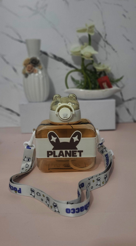 بطری آب مربع PLANET با بند شخصیت کارتونی (خرگوش فضایی سانیو)