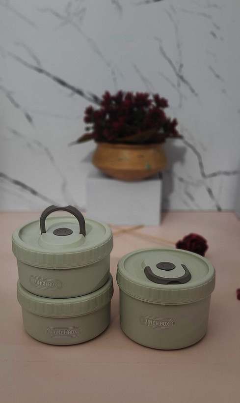 لانچ باکس استیل ۳۰۴ وارداتی ۳ طبقه همراه با کیف عایق — ظرف غذای بیرون بر کرم رنگ