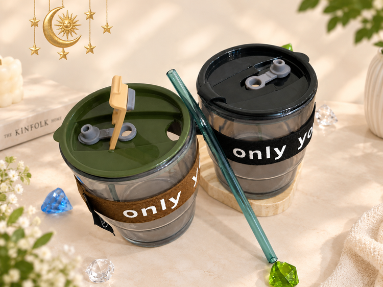 لیوان نیدار دودی مدل Only You با بند پارچهای و درب رنگی